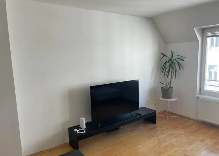 Traumwohnung Mit Balkon Im 17 Bezirk