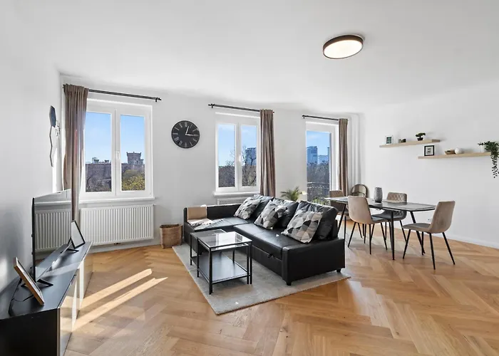 Feelhome-Balkon-Zentrum-6 Gaeste-Wifi-Smart Tv
