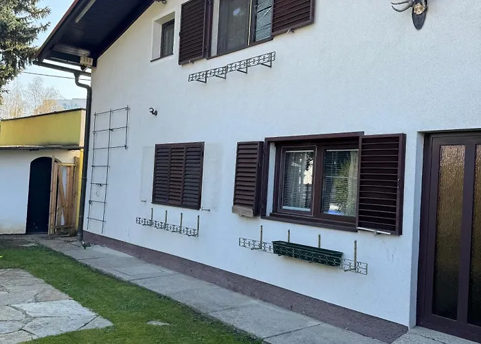 2 Bedrooms, 2 Baths House With A Living Room An Upstairs Reception Rea