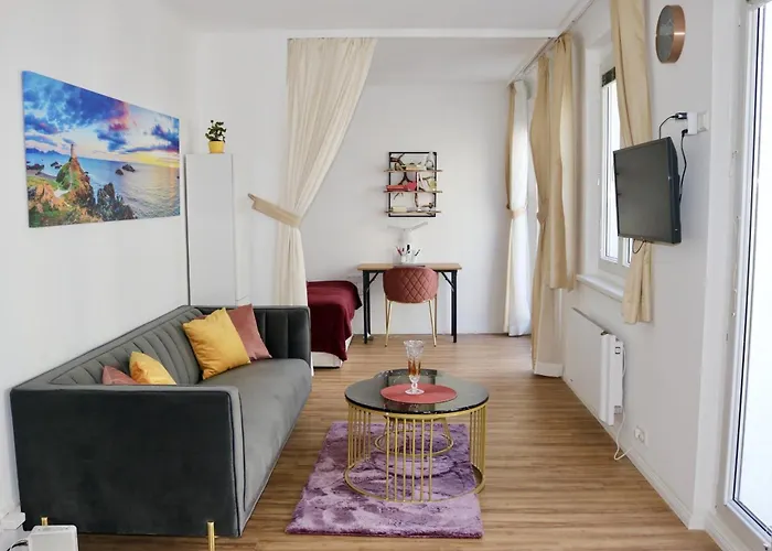 New City Terrace Apartment And Open Kitchen