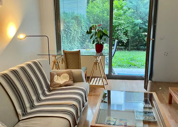 Apartment Mit Logia Und Kleinen Garten In Zentraler Lage 2