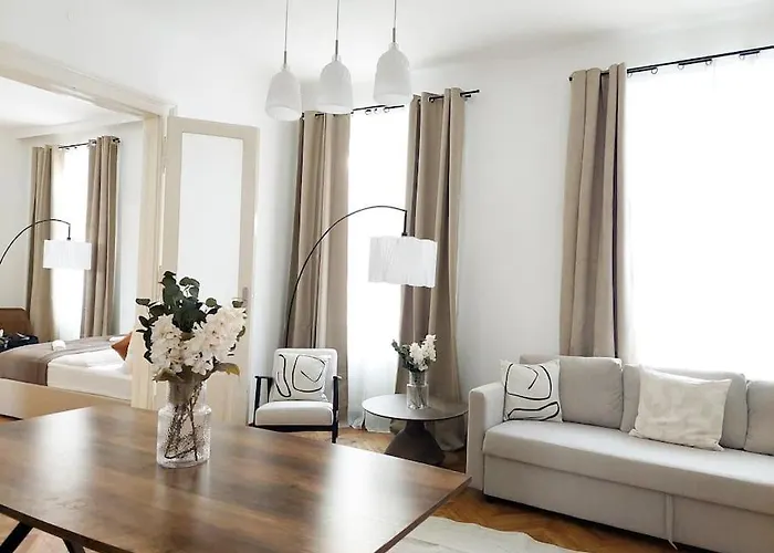 Big Garden Apartment, 10 Minutes To U4 And U6