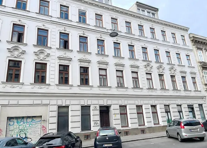 Helle Erdgeschosswohnung, Nahe Zentrum Und Schoenbrunn
