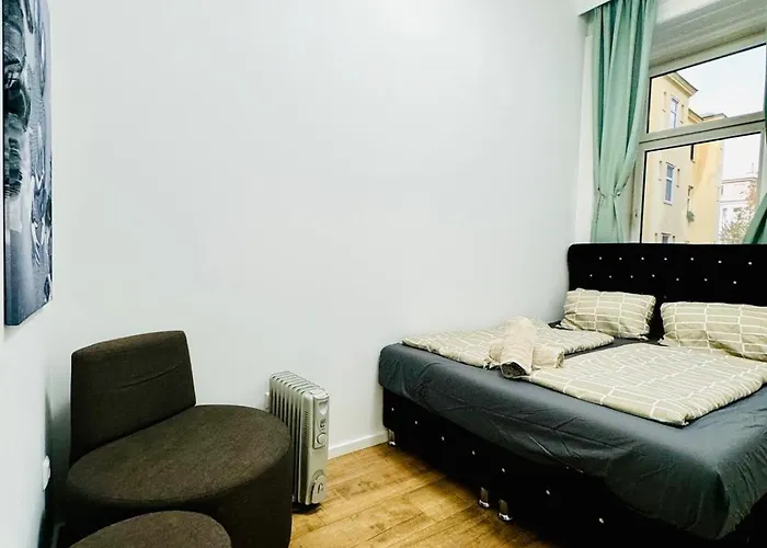 Cozy 9Br Shared Apartment, Only 12Min Walk To Augarten