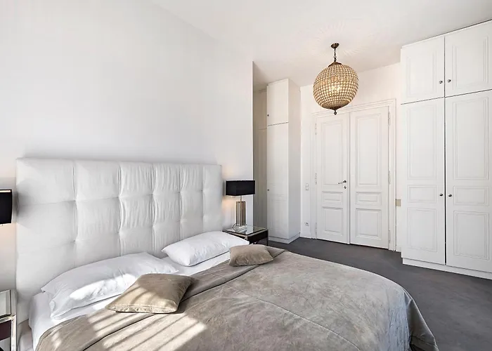 6 Rooms