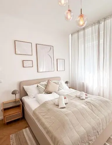Comfortable 2 Bedroom Apartment