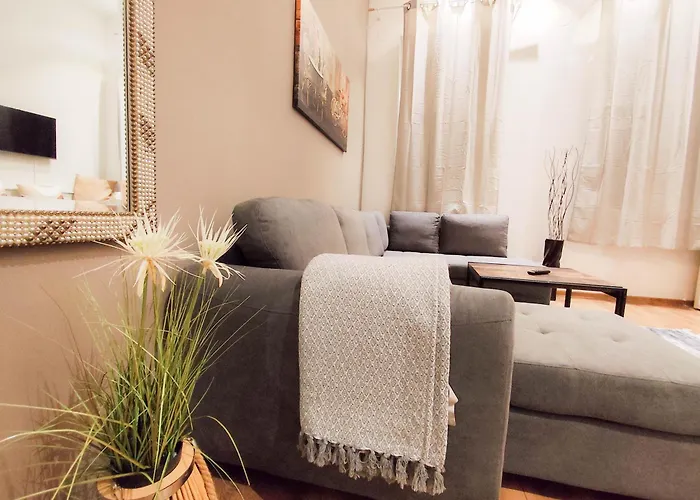 Cozy Apartment 2 In Central Location With Free Parking