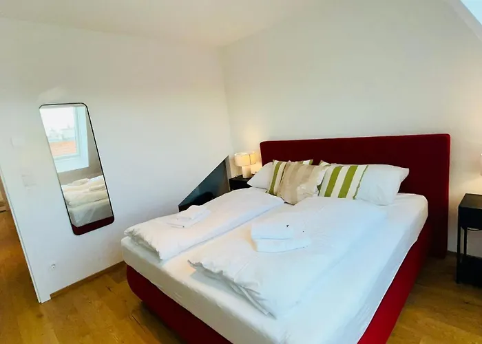 Orestaliving - Penthouse With Designer Renovation