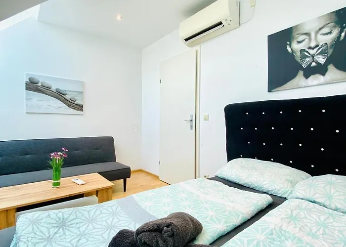 Comfy Central 4-Bedroom Shared Apartment With Two Levels