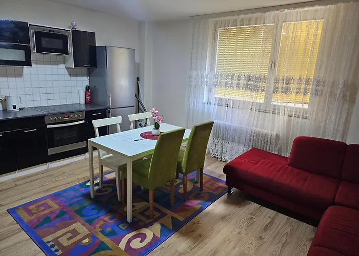 Simple Room 2 Bett Zimmer Mit Gemeinschafts Wc Und Bad