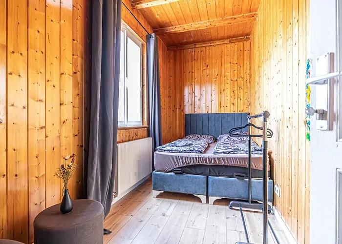 Comfy 3Br Apt With Garden, Up To 10 People