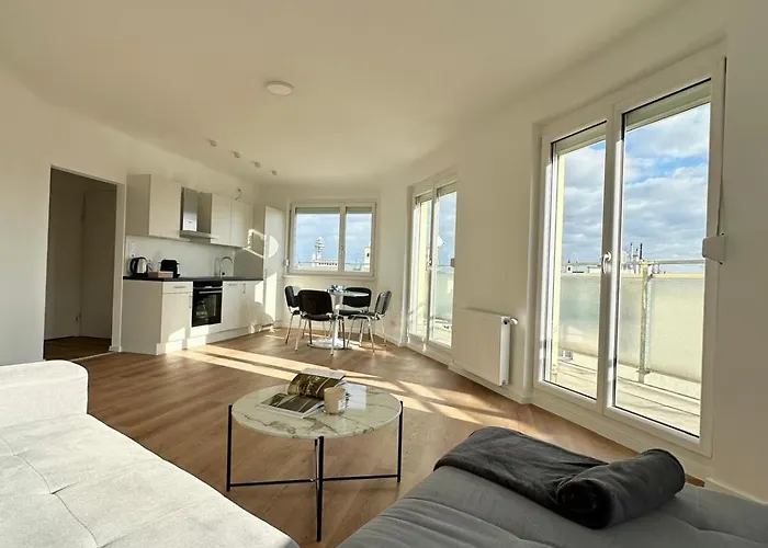 Rooftop Apartment, 10Min To City Center, Direct At Metro, Skyview Big Terrace!