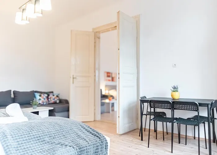 Affordable 2 Apts For 16P 4Br Great For Families