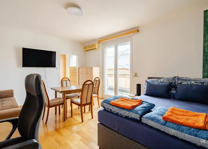 Close To City Centre And Next To Wien Hbf And Easy From Airport