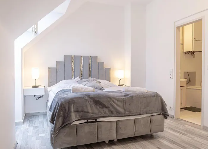 Lovely 2 Bedroom 1 Lr Apartment In Heart Of Vienna