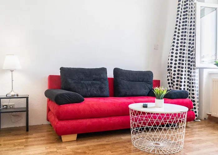 Lovely 2 Bedroom Shared Apt For 5P Ideal For Long-Term Stays