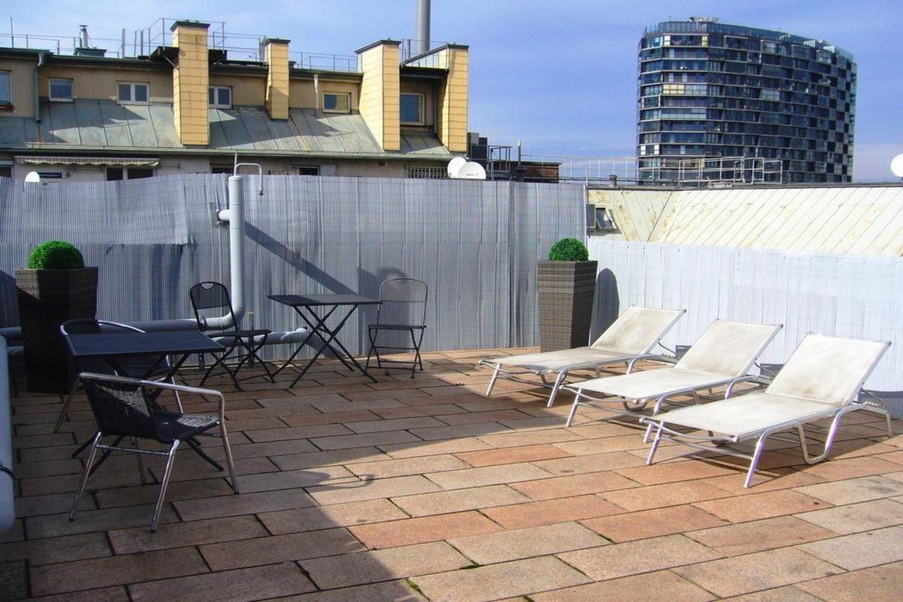 Royal Living Aparthotel 4*