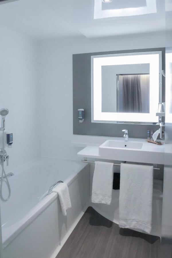 Novotel Donau Hotel 4*