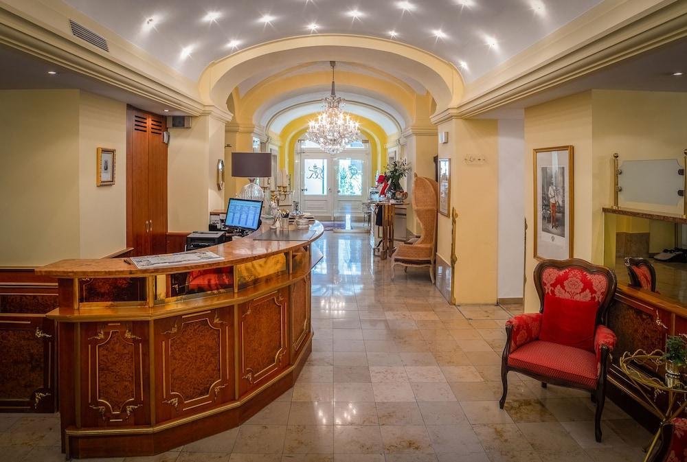 Roemischer Kaiser Hotel 4*