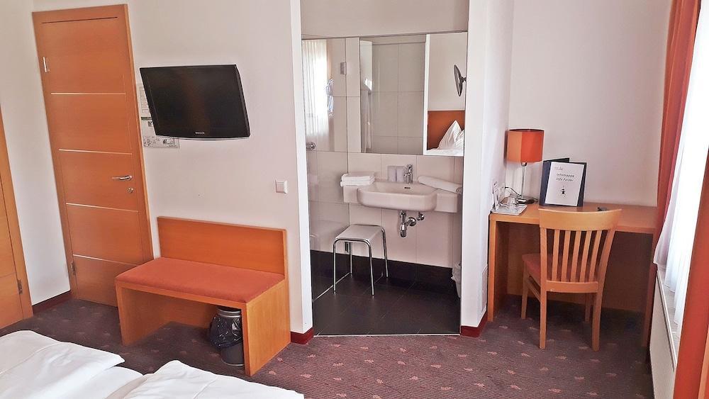 Hotel Fabrik 3*