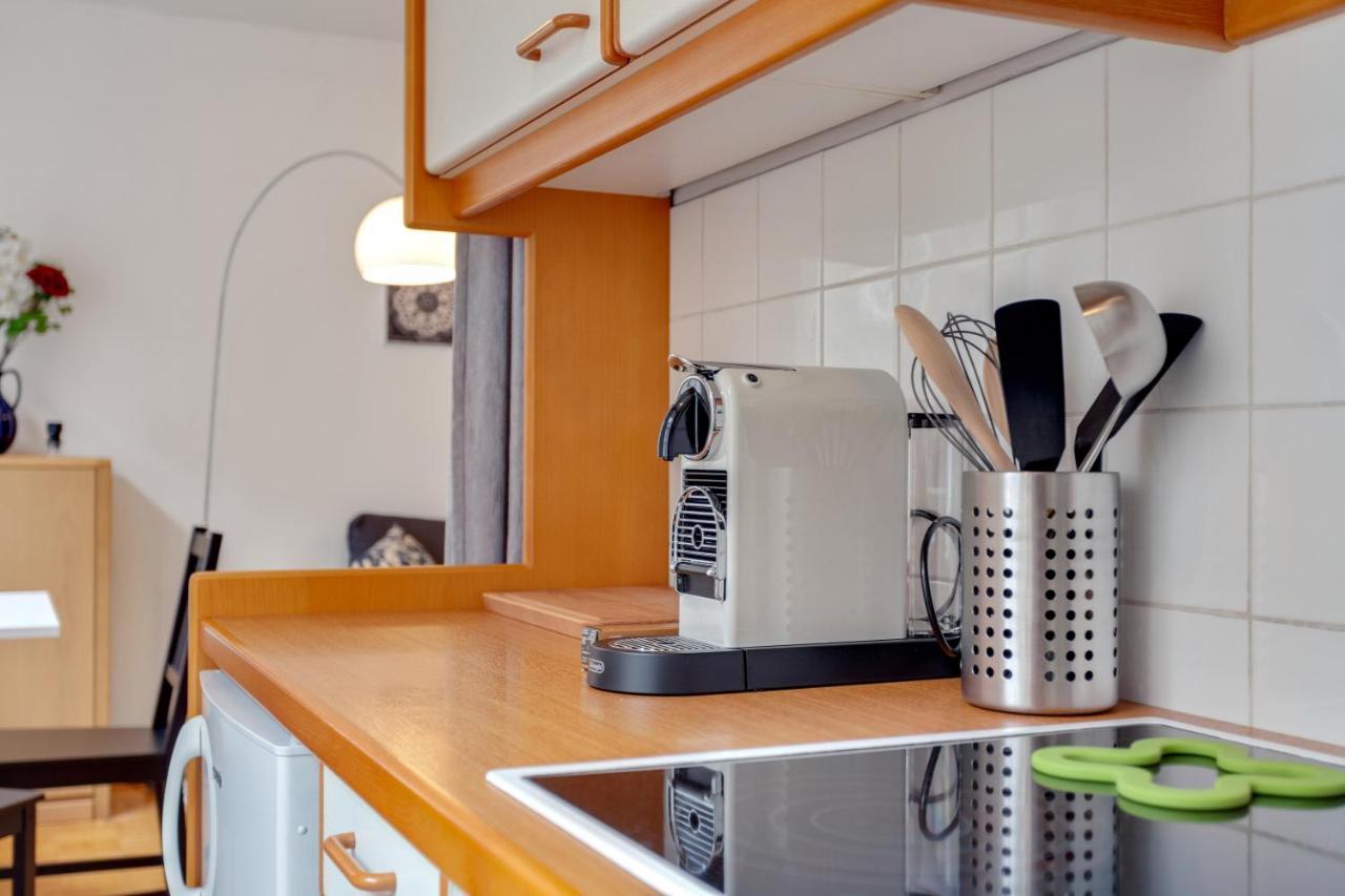 Apartment Close To Shopping Mile *