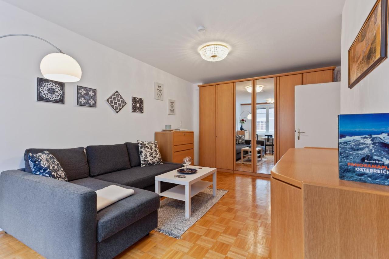 Close To Shopping Mile Apartment