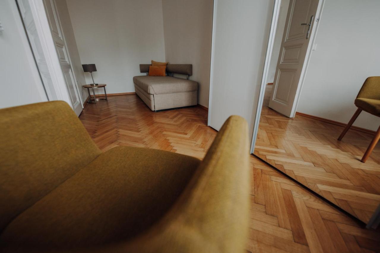 Karmelita Apartment