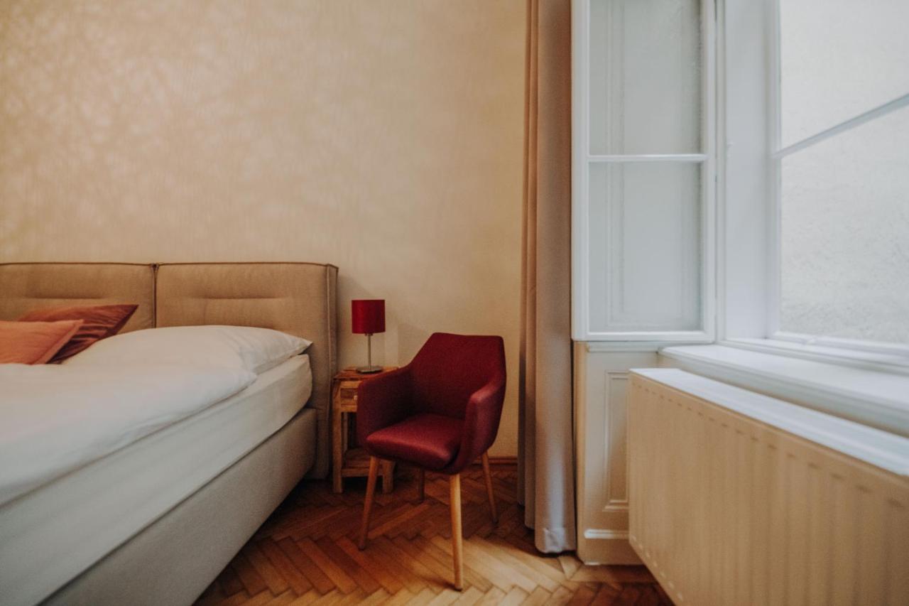 Karmelita Apartment