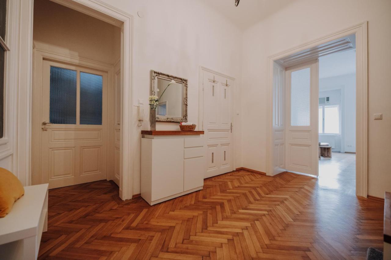 Apartment Karmelita *