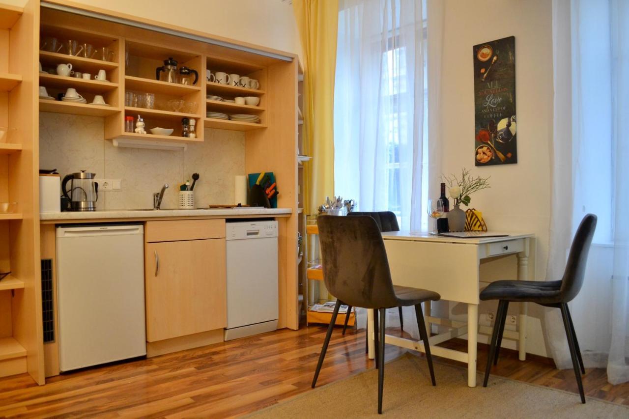 City-maisonette Apartment *