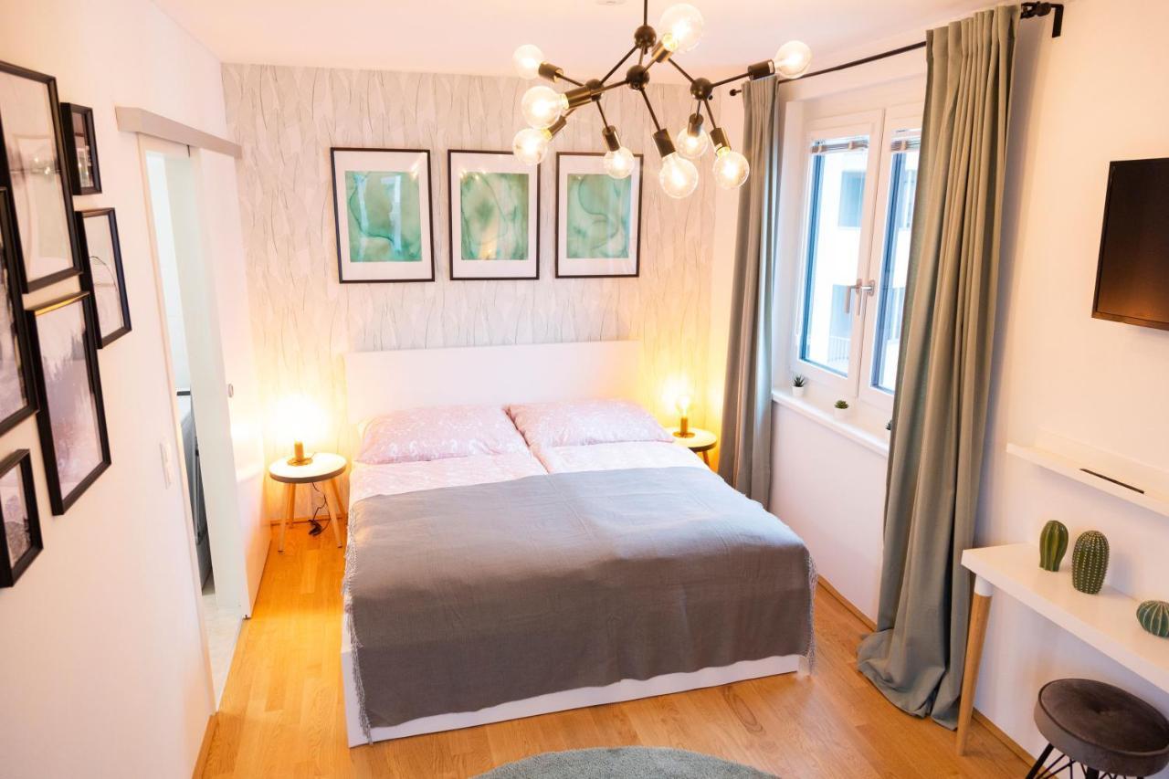 Apartment & Cozy - 15 Min To Center