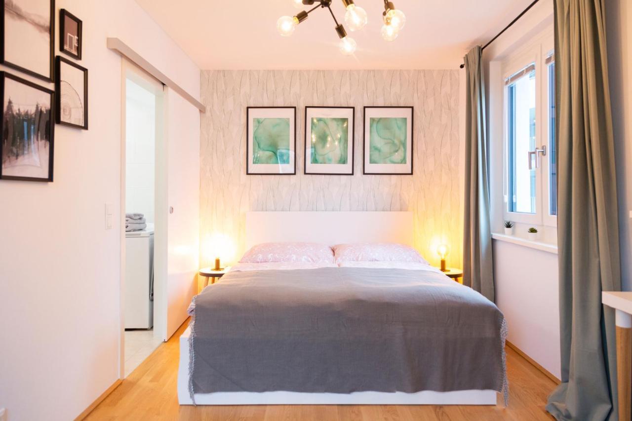 Apartment & Cozy - 15 Min To Center