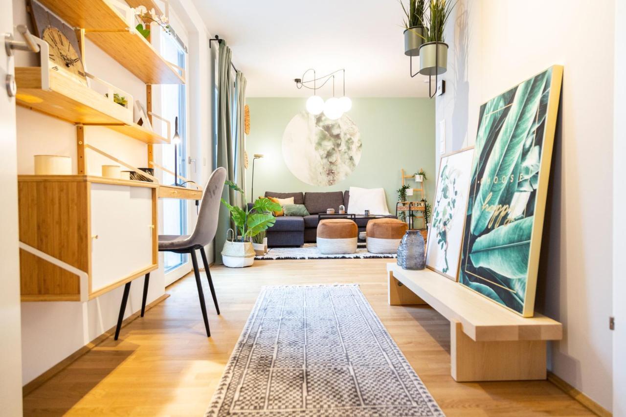 & Cozy - 15 Min To Center Apartment *