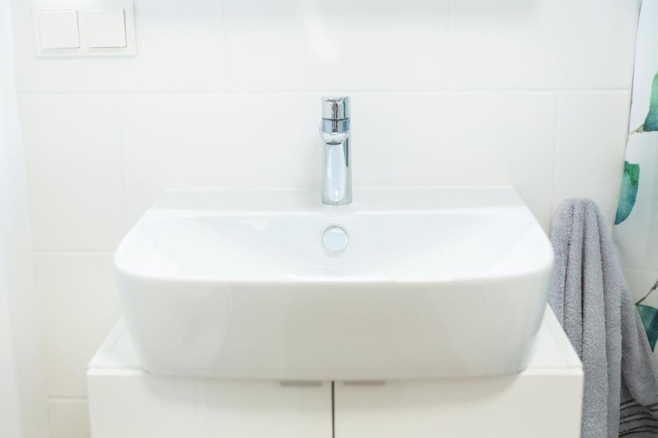 & Cozy - 15 Min To Center Apartment Vienna