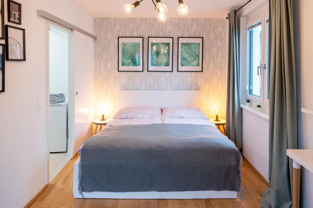 & Cozy - 15 Min To Center Apartment *