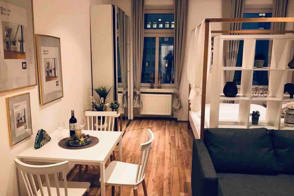 Apartment Zeus Design Modern&warm *