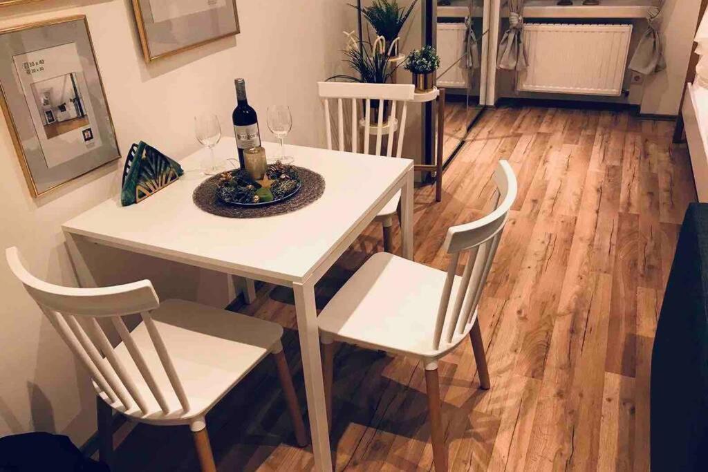 Zeus Design Modern&warm Apartment Vienna