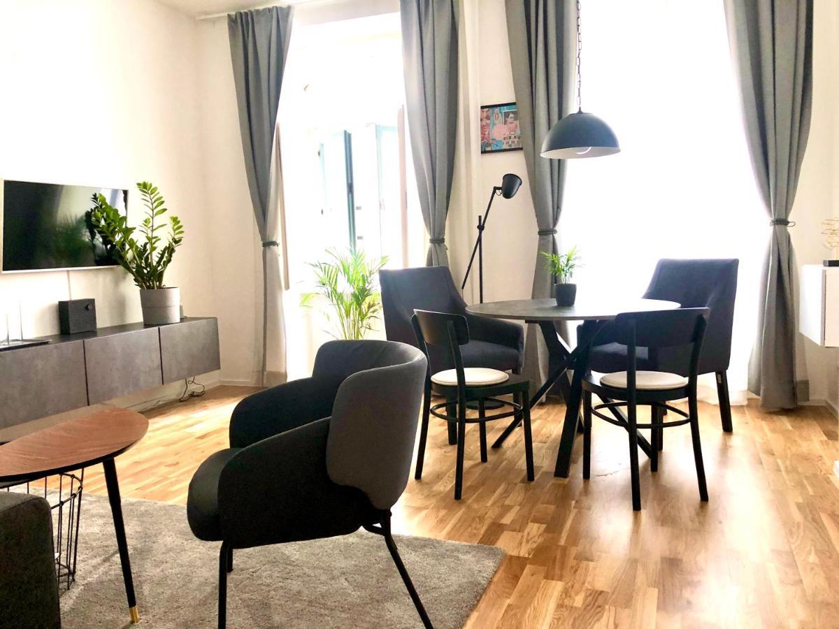 Boutique Kingfisher - Viennas Trendiest Neighbourhood Vienna