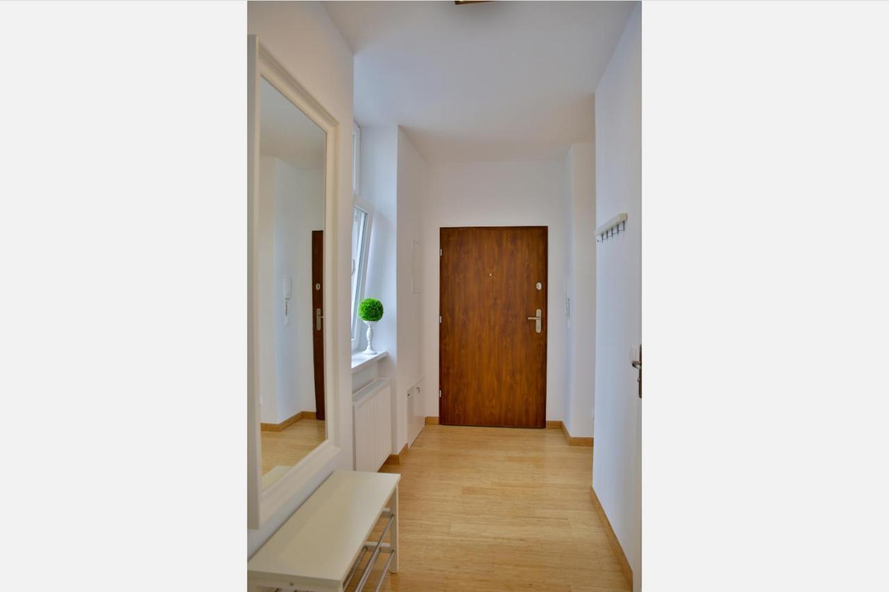 Apartment Zwischen Schönbrunn Und Dem Center. Apt. 33 *