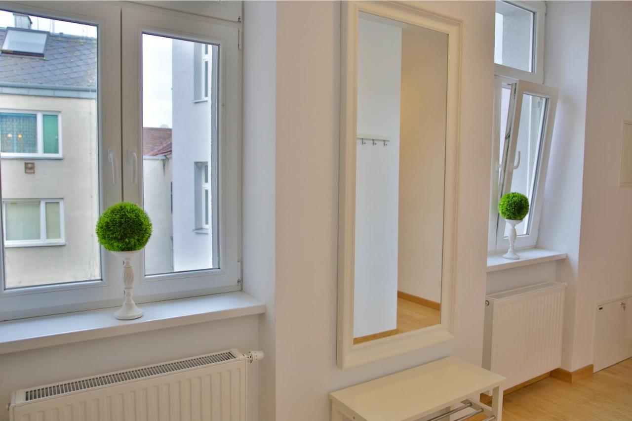 Zwischen Schönbrunn Und Dem Center. Apt. 33 Apartment Wien