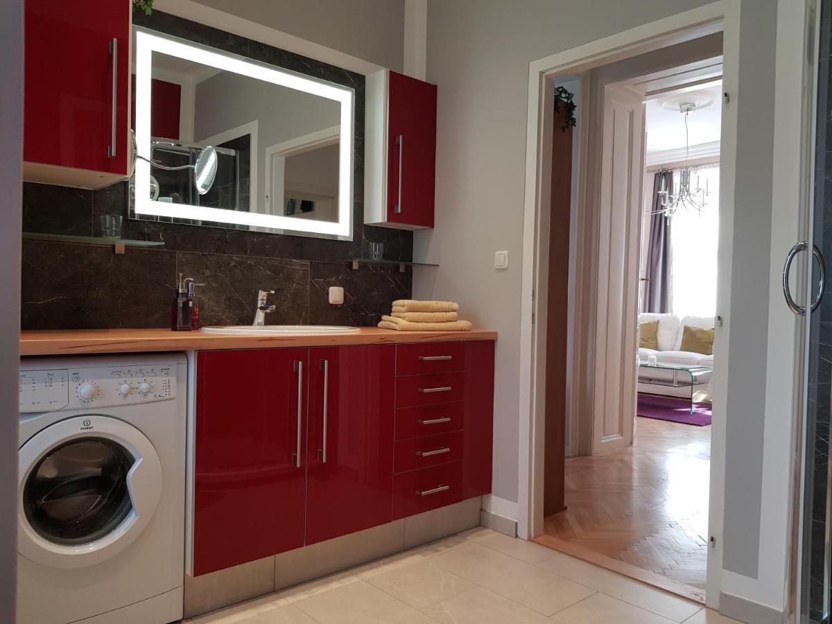 Business Apartment *