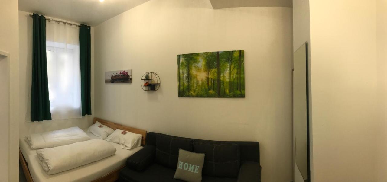 Saralo 1050 * Vienna