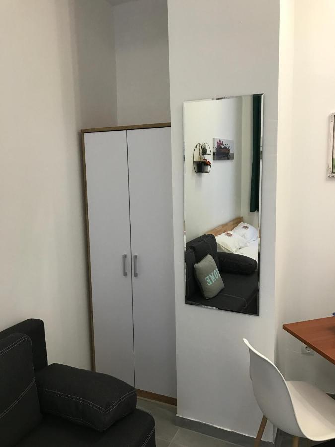 Saralo 1050 * Vienna