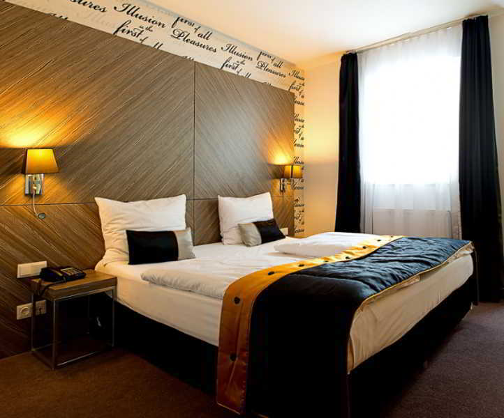 Elaya West Hotel 4*