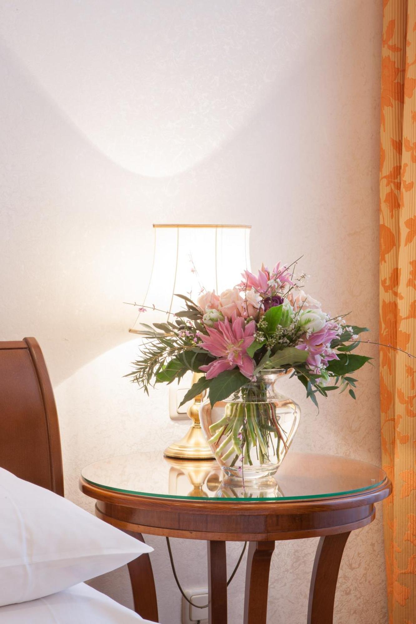 Kaiserin Elisabeth 4*