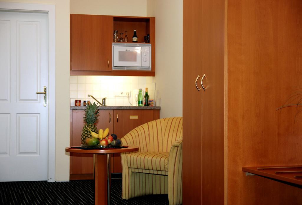 Hotel 900 M Zur Oper Vienna