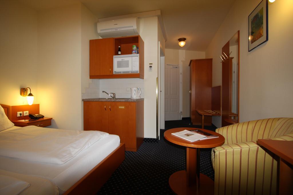 Hotel 900 M Zur Oper Vienna