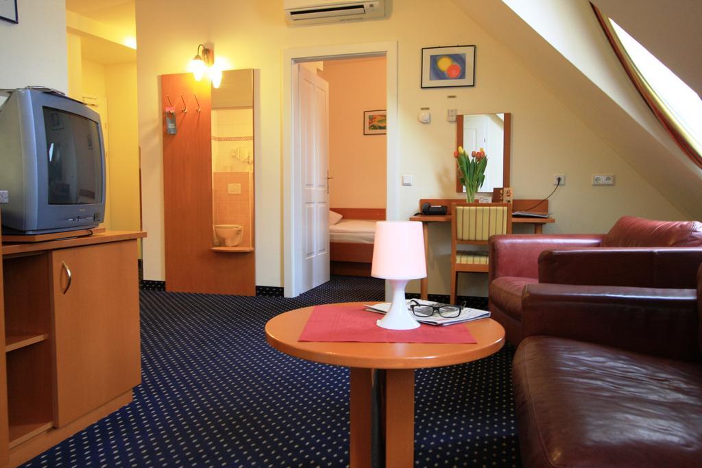 900 M Zur Oper Hotel Vienna