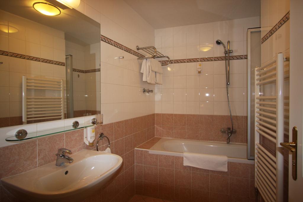 Hotel 900 M Zur Oper Vienna