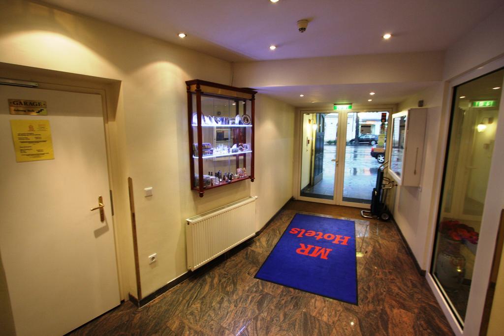 900 M Zur Oper Hotel 4*